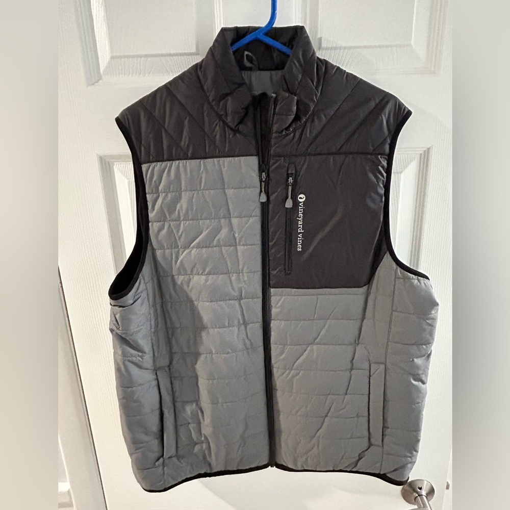 Vineyard Vines performance puffer vest